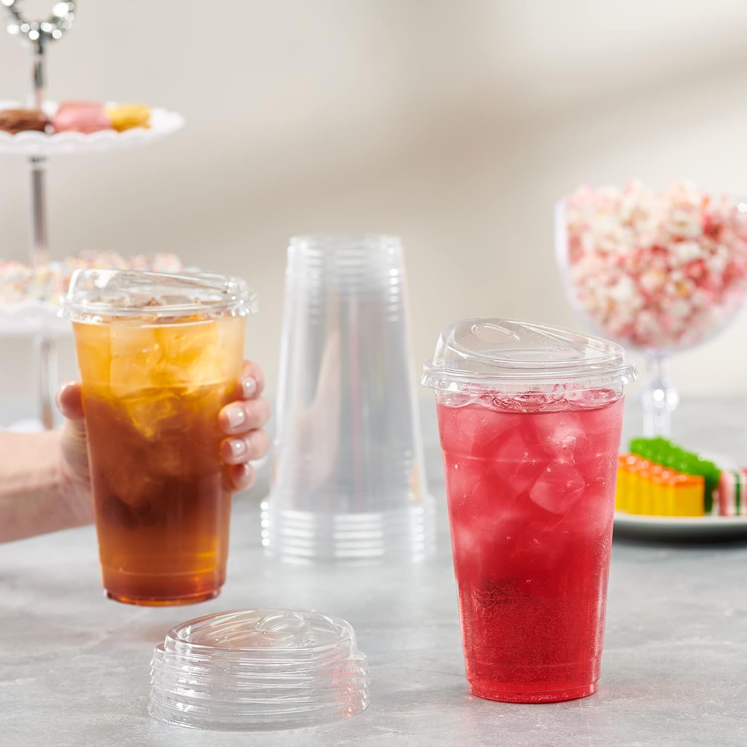 24 oz Clear Plastic Cups with Strawless Sip Lids – 100 Pack Disposable