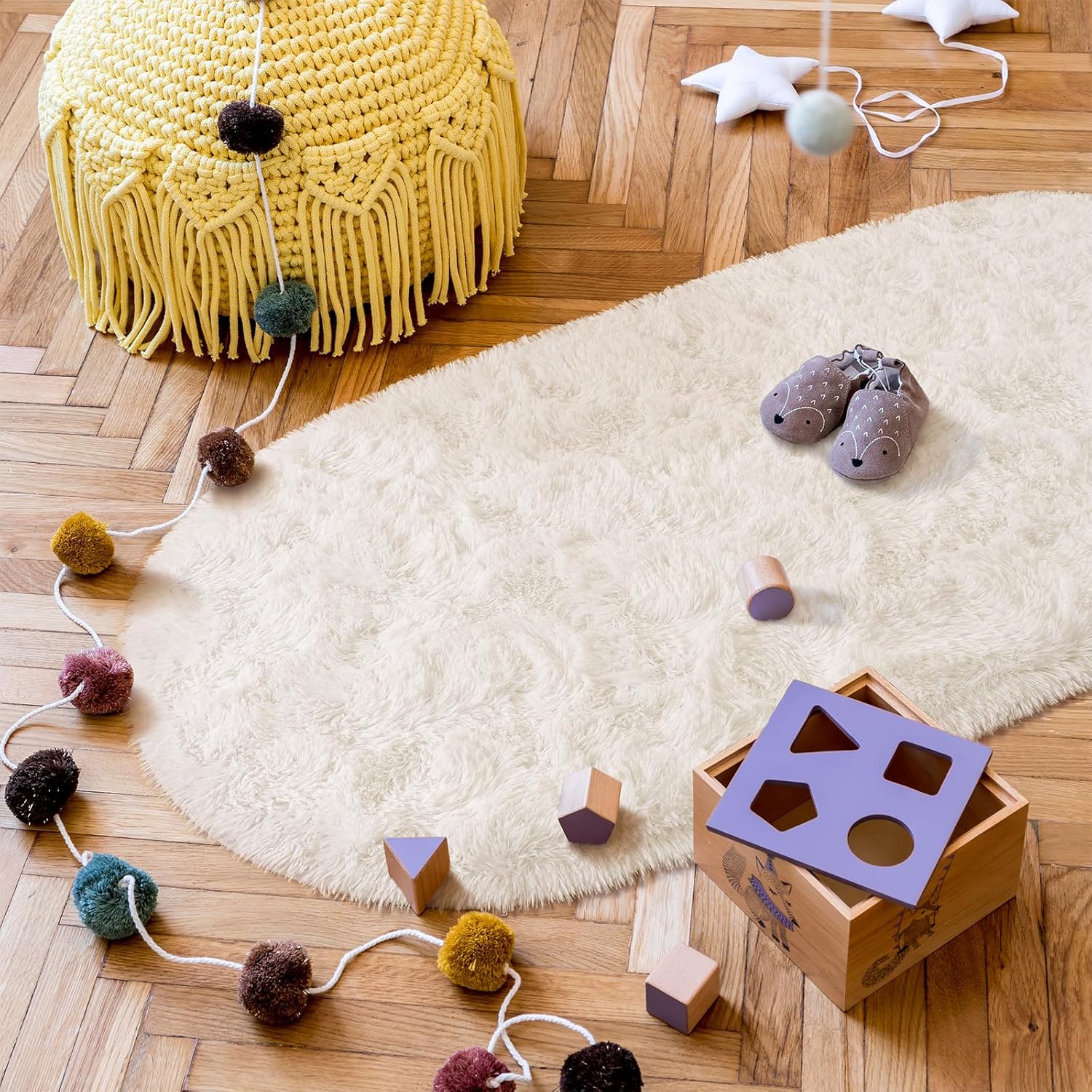 Fluffy Cream Bedroom Rug – 2.6x5.2 Ft Oval Shaggy Bedside Carpet