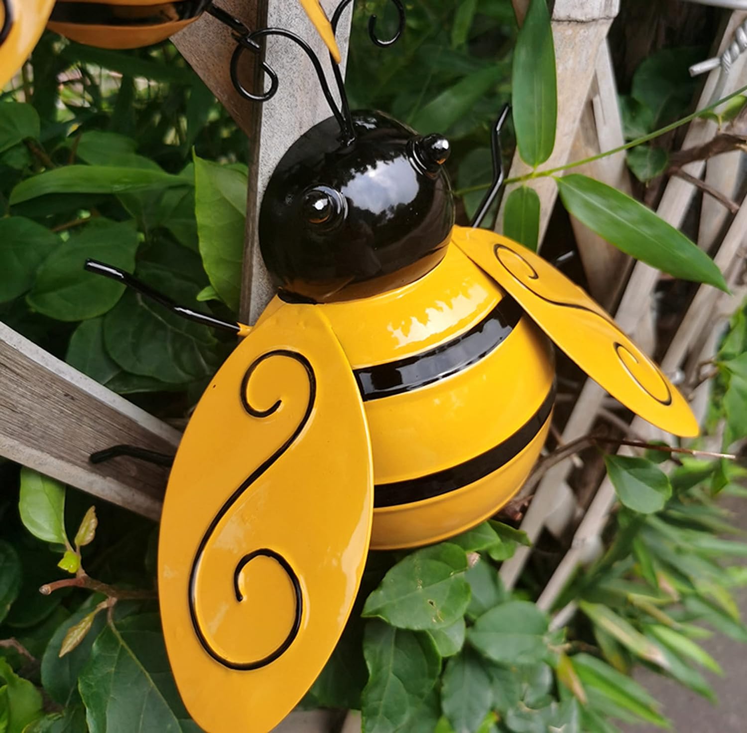 4PCS 3D Metal Bumble Bee Wall Art – Outdoor Garden & Home Decor