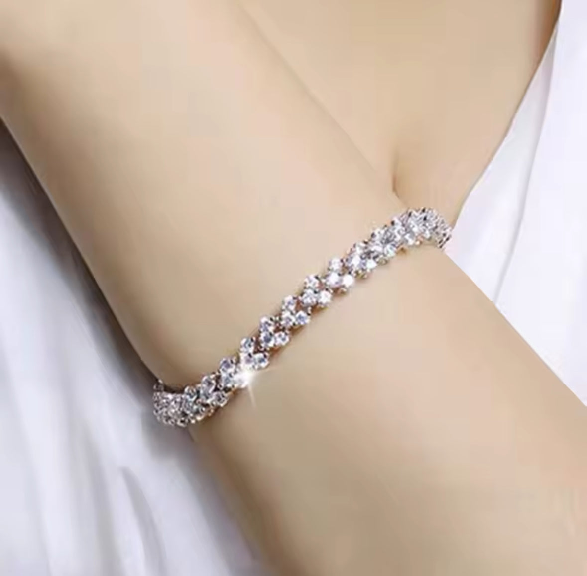 Radiant Love Women's Sterling Silver Heart Crystal Bracelet