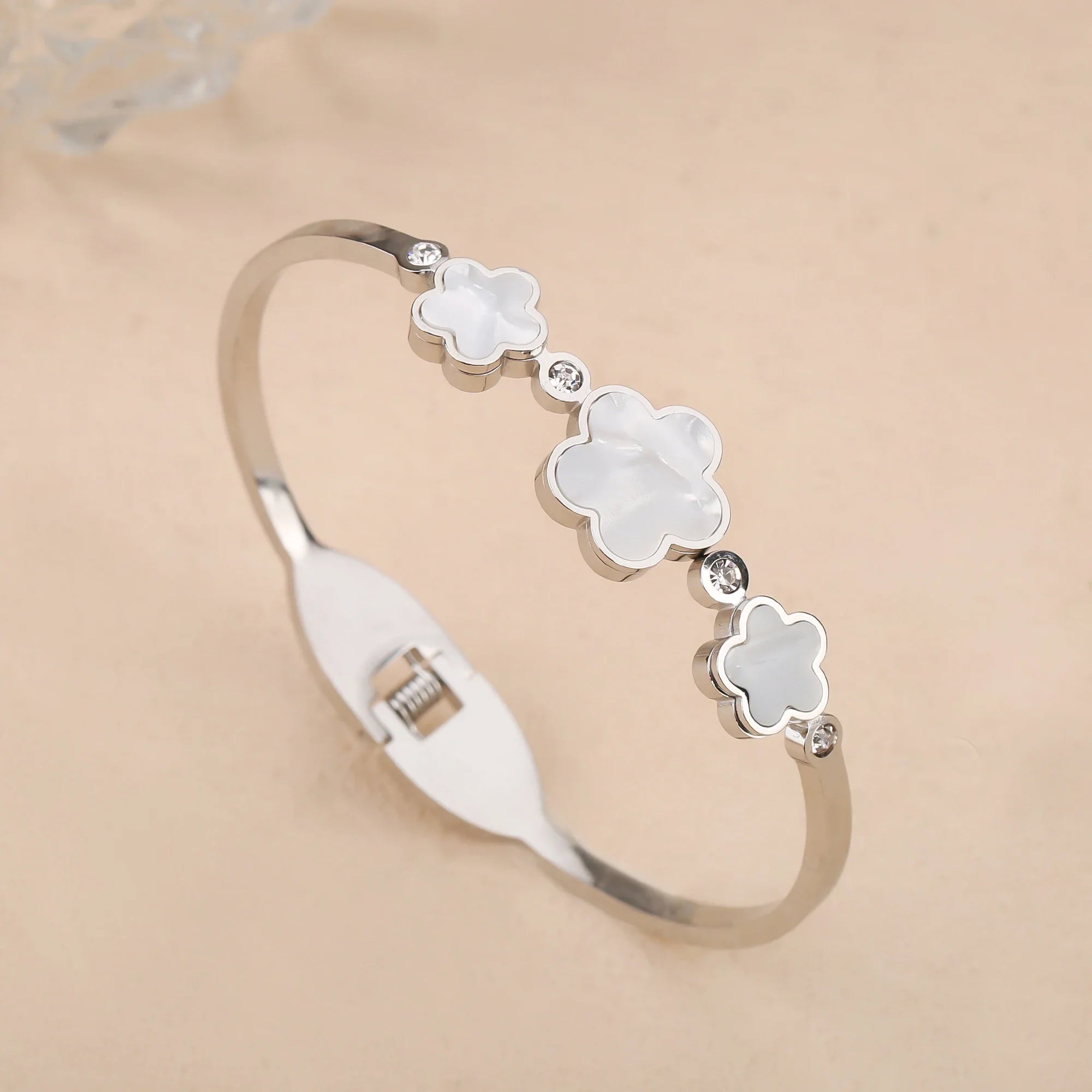 Simple Stainless Steel White Shell Five Leaf Flower Bangle Classic Clover Wrist