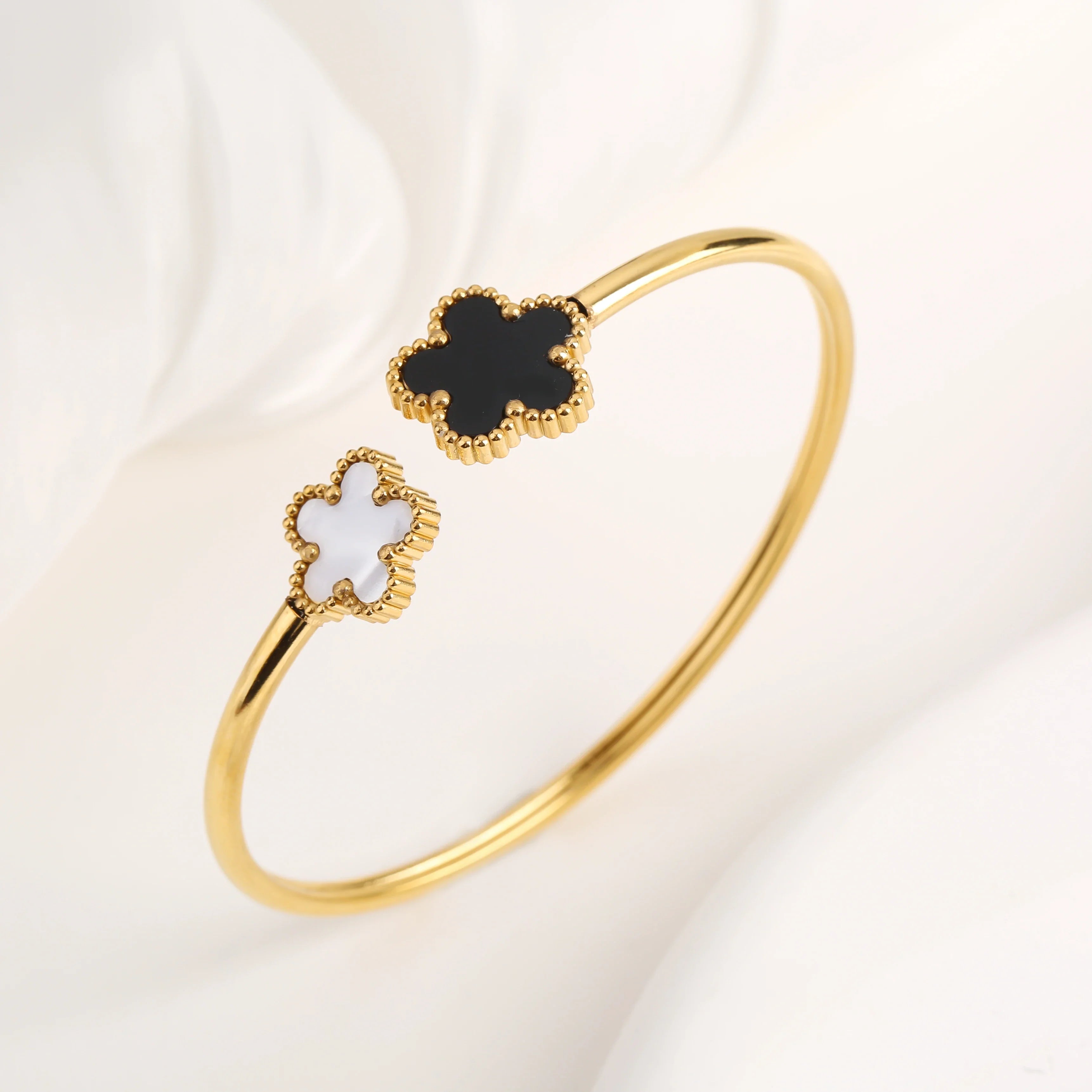 Simple Stainless Steel White Shell Five Leaf Flower Bangle Classic Clover Wrist