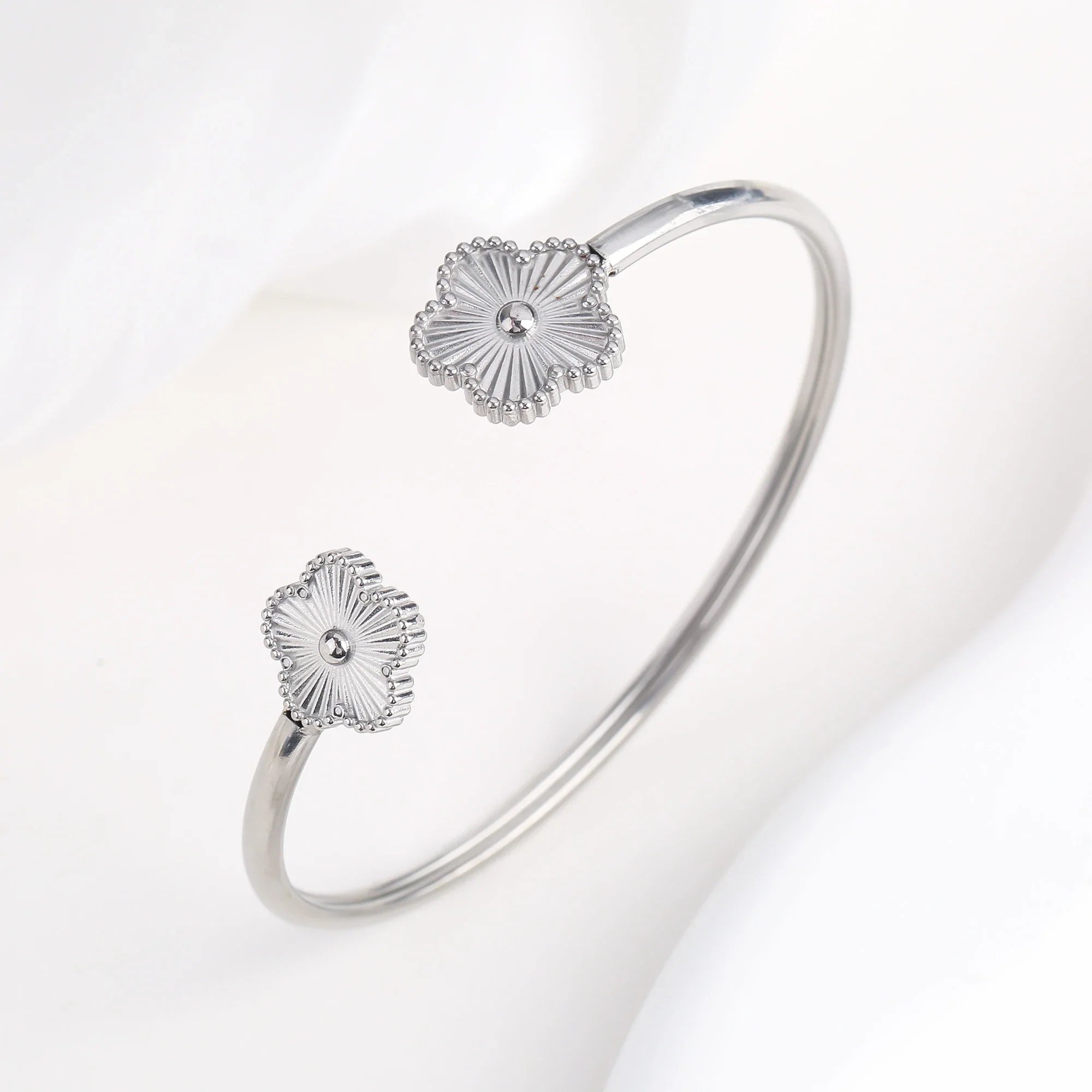 Simple Stainless Steel White Shell Five Leaf Flower Bangle Classic Clover Wrist