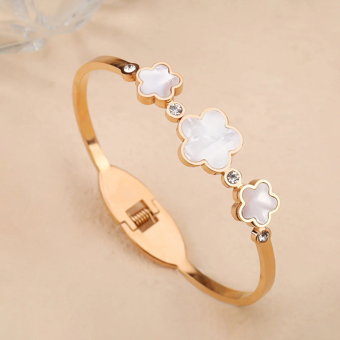 Simple Stainless Steel White Shell Five Leaf Flower Bangle Classic Clover Wrist