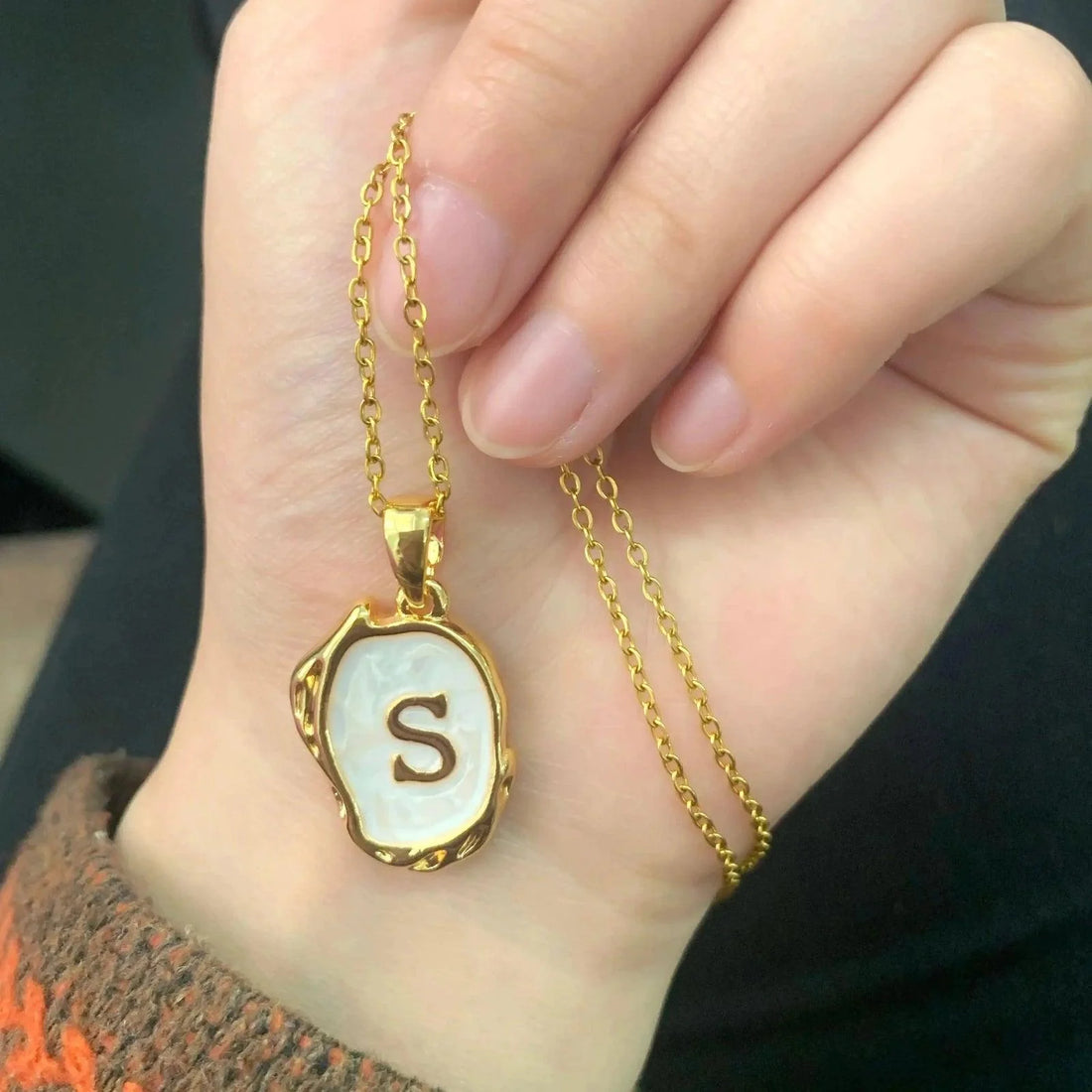 Drip Oil Initial Letter S Pendant Necklace: Gold Plated Jewelry